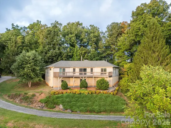 47 Sams RD, Weaverville, NC 28787