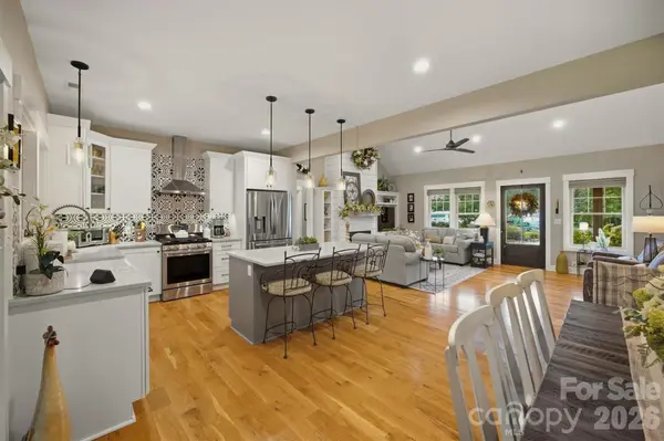 124 Beechmont DR, Morganton, NC 28655