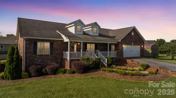 5693 Stonehenge CT, Granite Falls, NC 28630