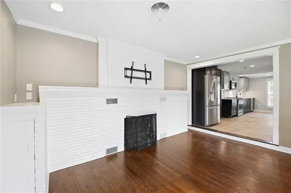 7744 Grand AVE, Kansas City, MO 64114