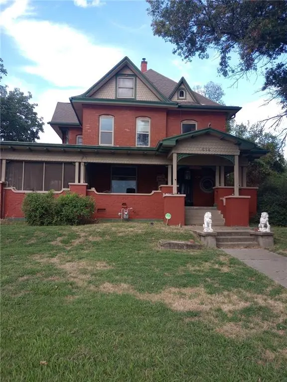 614 Elm ST, Coffeyville, KS 67337