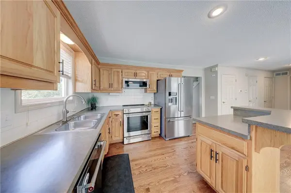 21475 W 121st ST, Olathe, KS 66061