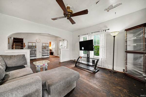 2009 W 6th ST, Mishawaka, IN 46544