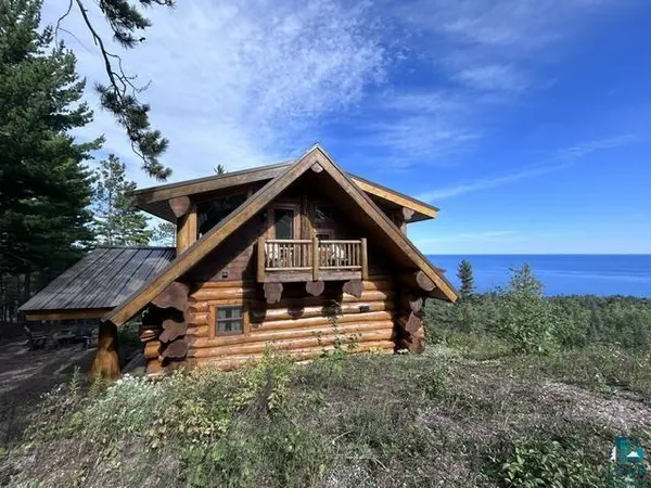 5740 Illgen Bluff Rd, Silver Bay, MN 55614