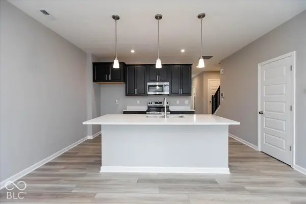 6153 Mill Hill WAY, Mccordsville, IN 46055
