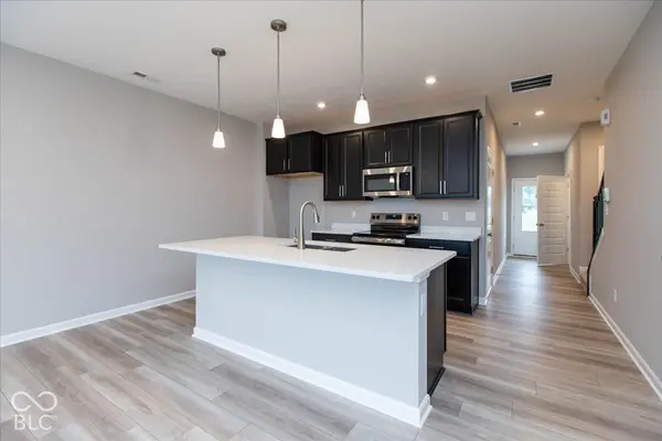 6153 Mill Hill WAY, Mccordsville, IN 46055