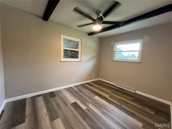 1201 Senate DR, St Louis, MO 63138