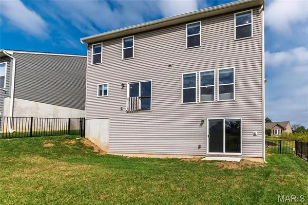 800 Kingston Hills CT, Fenton, MO 63026