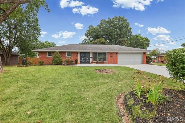 4303 Chadwick DR, Alton, IL 62002