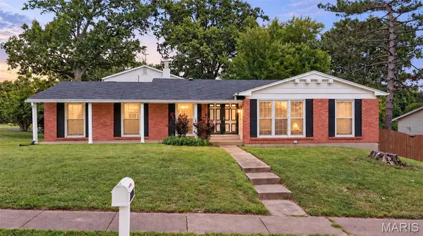 11695 Chandellay DR, St Louis, MO 63146