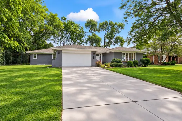 211 S Leonard LN, Arlington Heights, IL 60005
