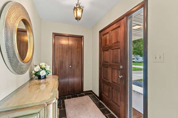 327 W Porter ST, Oglesby, IL 61348