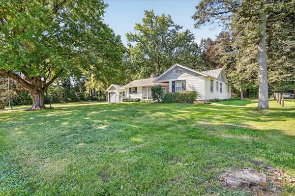 3225 S Weldon RD, Rockford, IL 61102