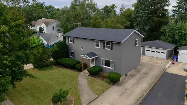 829 E Evergreen ST, Wheaton, IL 60187