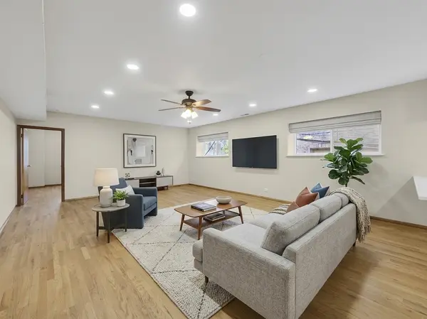 4942 N Sheridan RD #7, Chicago, IL 60604