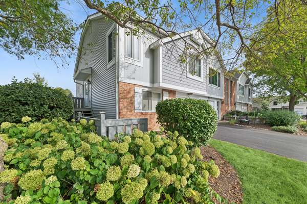 ON671 Bedford LN, Winfield, IL 60190