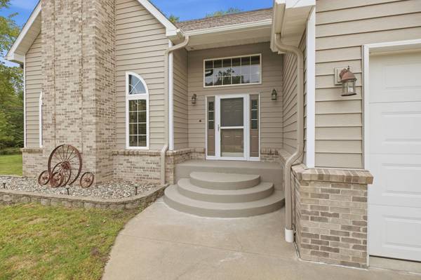 8750 E Beatrice DR, Clear Lake, MN 55319