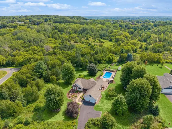 1041 Adam DR, Hudson, WI 54016