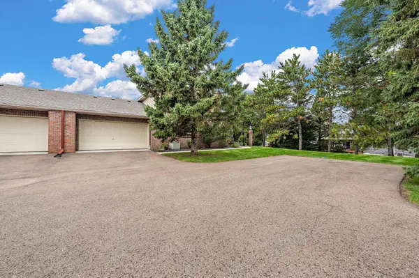 1423 Hunter Hill RD, Hudson, WI 54016