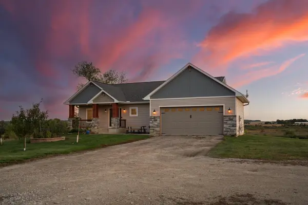 1060 230th ST W, Farmington, MN 55024