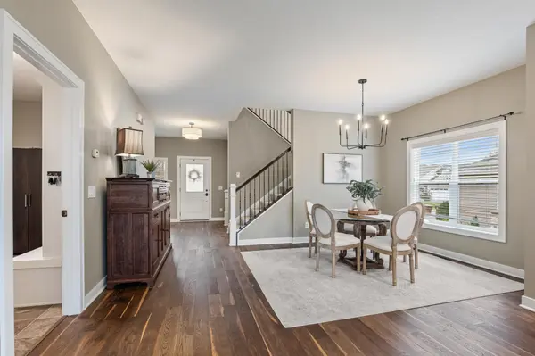 9060 Degler CIR, Chanhassen, MN 55317