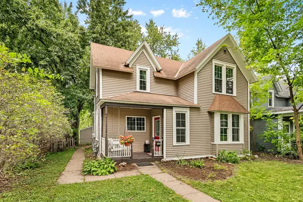 2697 8th AVE E, North Saint Paul, MN 55109