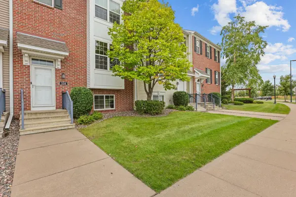 554 Huset Pkwy NE, Columbia Heights, MN 55421