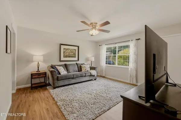 5608 Ridgetop Rd, Knoxville, TN 37921