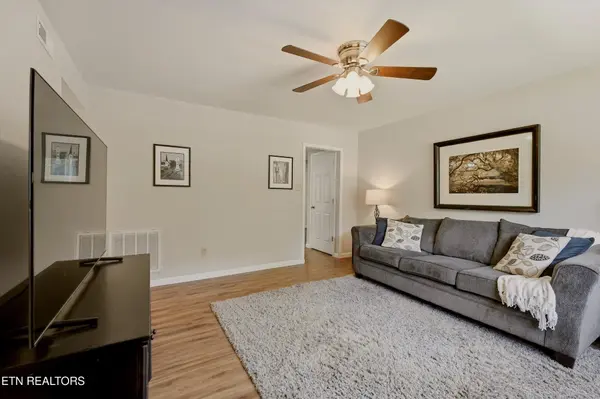 5608 Ridgetop Rd, Knoxville, TN 37921