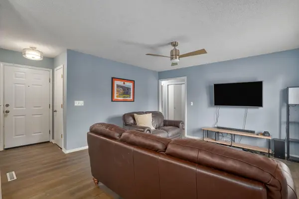 1494 W Daniels ST, Ozark, MO 65721