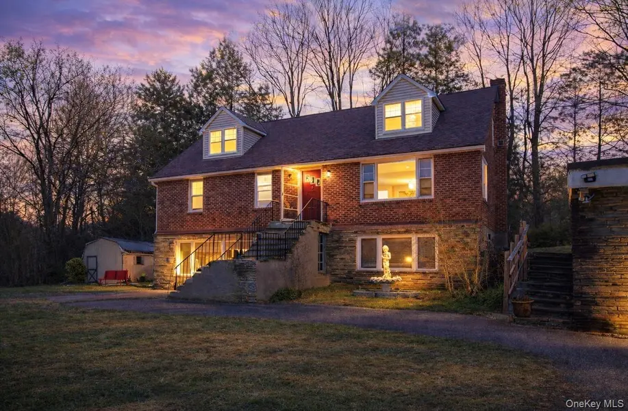 1 Faro LN, Clintondale, NY 12515