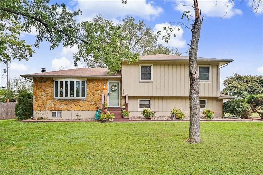 1236 Locust ST, Eudora, KS 66025