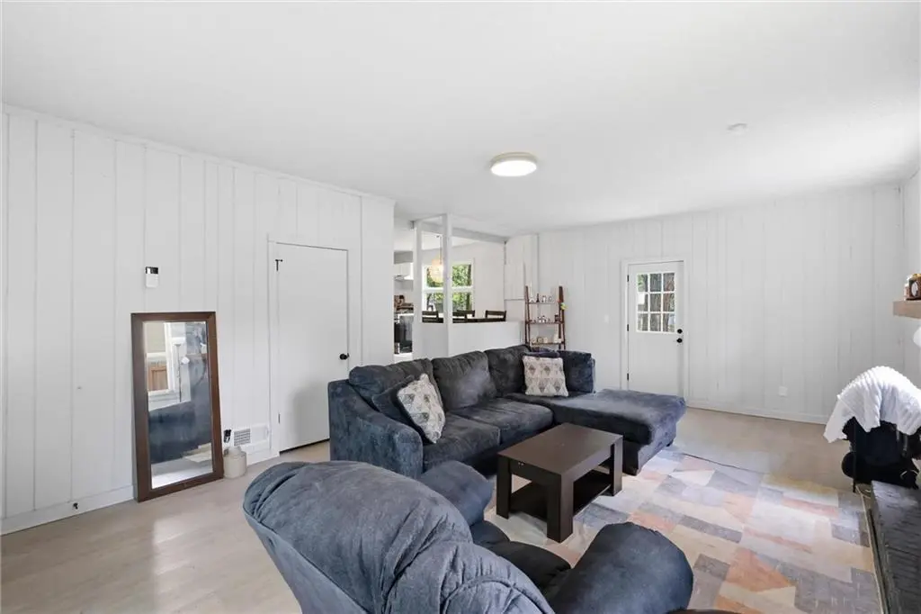 7302 Elm AVE, Raytown, MO 64133