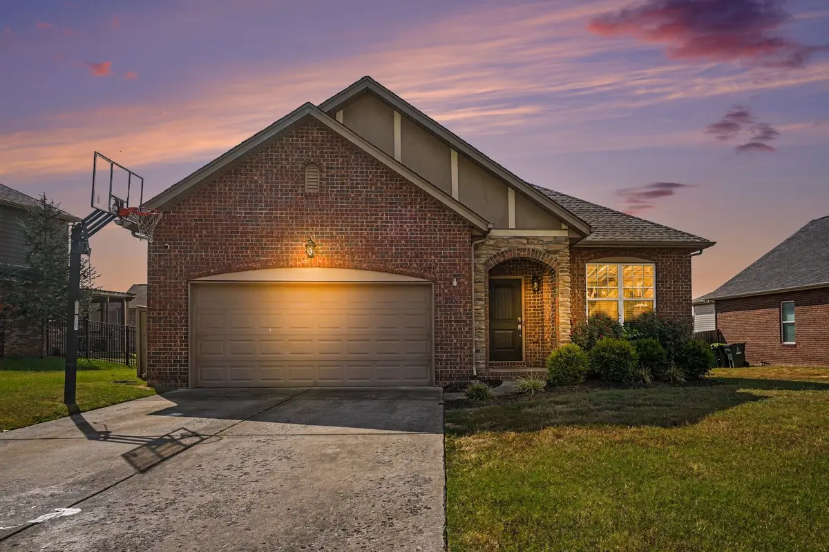 1061 Oakhall Dr, Mount Juliet, TN 37122