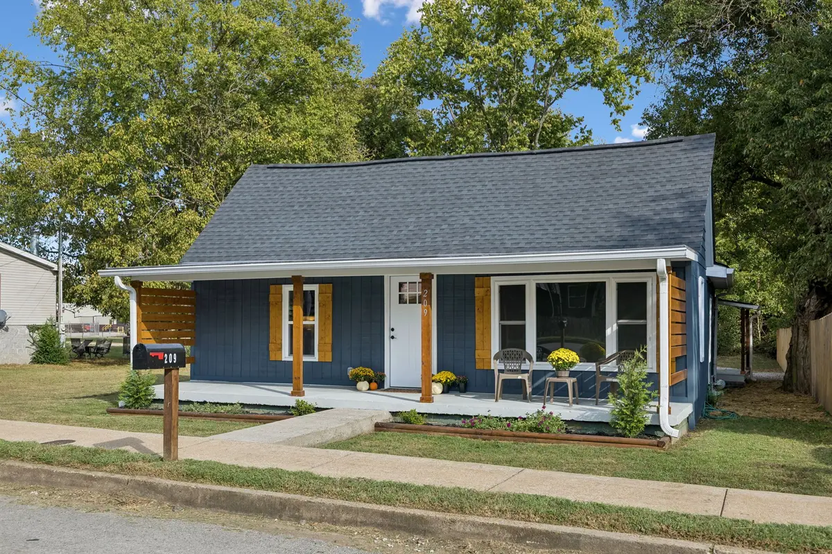 209 Olive St, Mount Pleasant, TN 38474