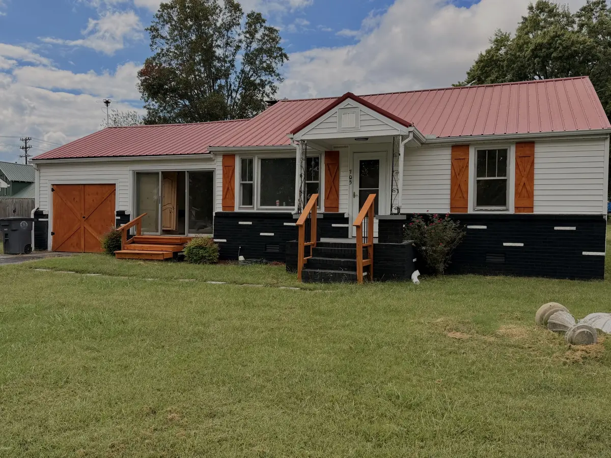 705 Maple St, Lafayette, TN 37083