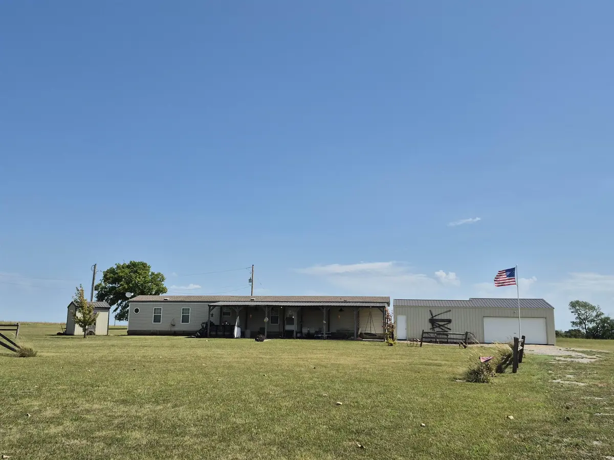 402 Eureka Lake, Eureka, KS 67045