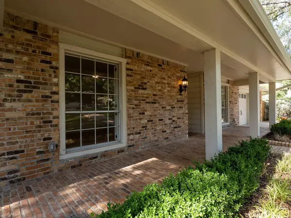 2500 Forest Bend DR, Austin, TX 78704