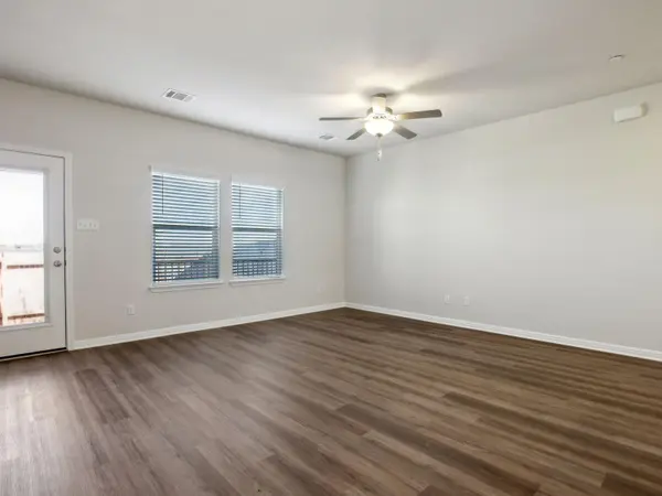 135 Calcite RD #1, Kyle, TX 78640