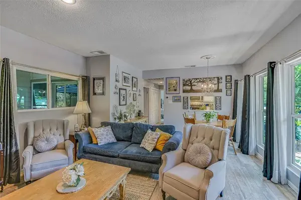 6600 Valleyside RD #B8, Austin, TX 78731