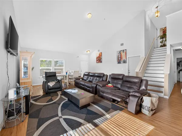 417 Foxglove DR, Hutto, TX 78634