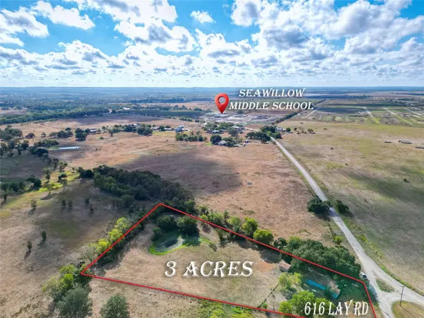 616 Lay RD, Lockhart, TX 78644