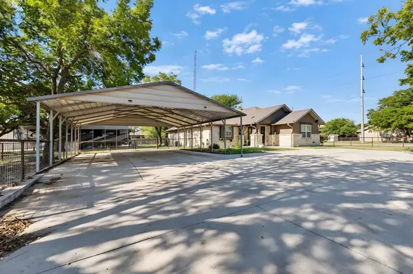 343 E Jackson ST, Bartlett, TX 76511