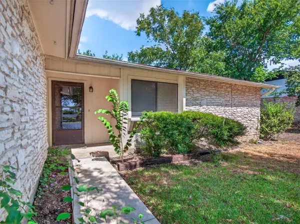 504 Pintail LN, Taylor, TX 76574