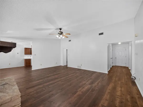 504 Pintail LN, Taylor, TX 76574