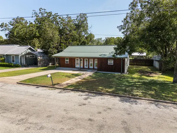541 S Jackson ST, La Grange, TX 78945