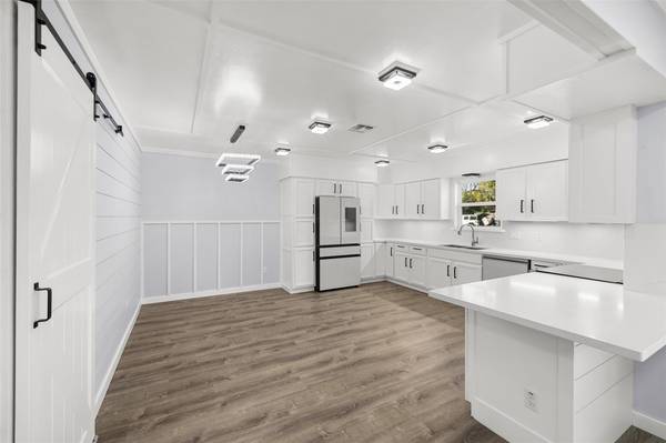 541 S Jackson ST, La Grange, TX 78945