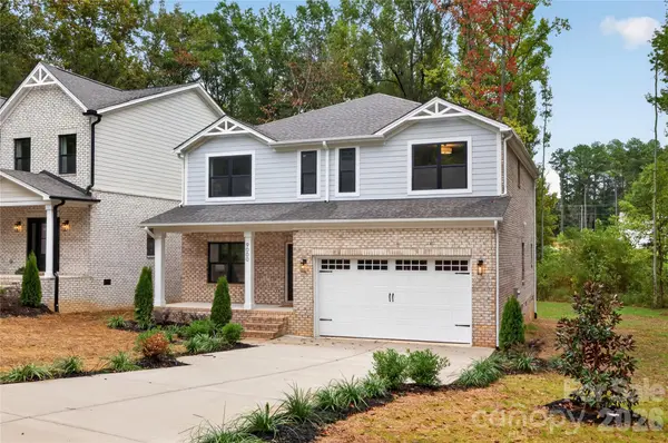 9000 Pinenoll LN, Charlotte, NC 28215