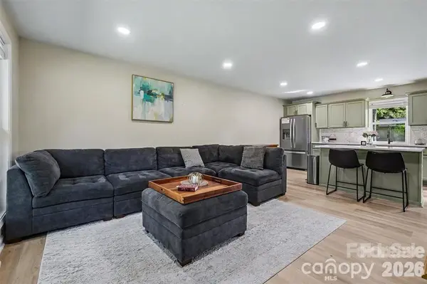 4023 Strangford AVE, Charlotte, NC 28215