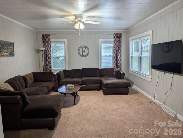 327 Aycock ST NE, Concord, NC 28025
